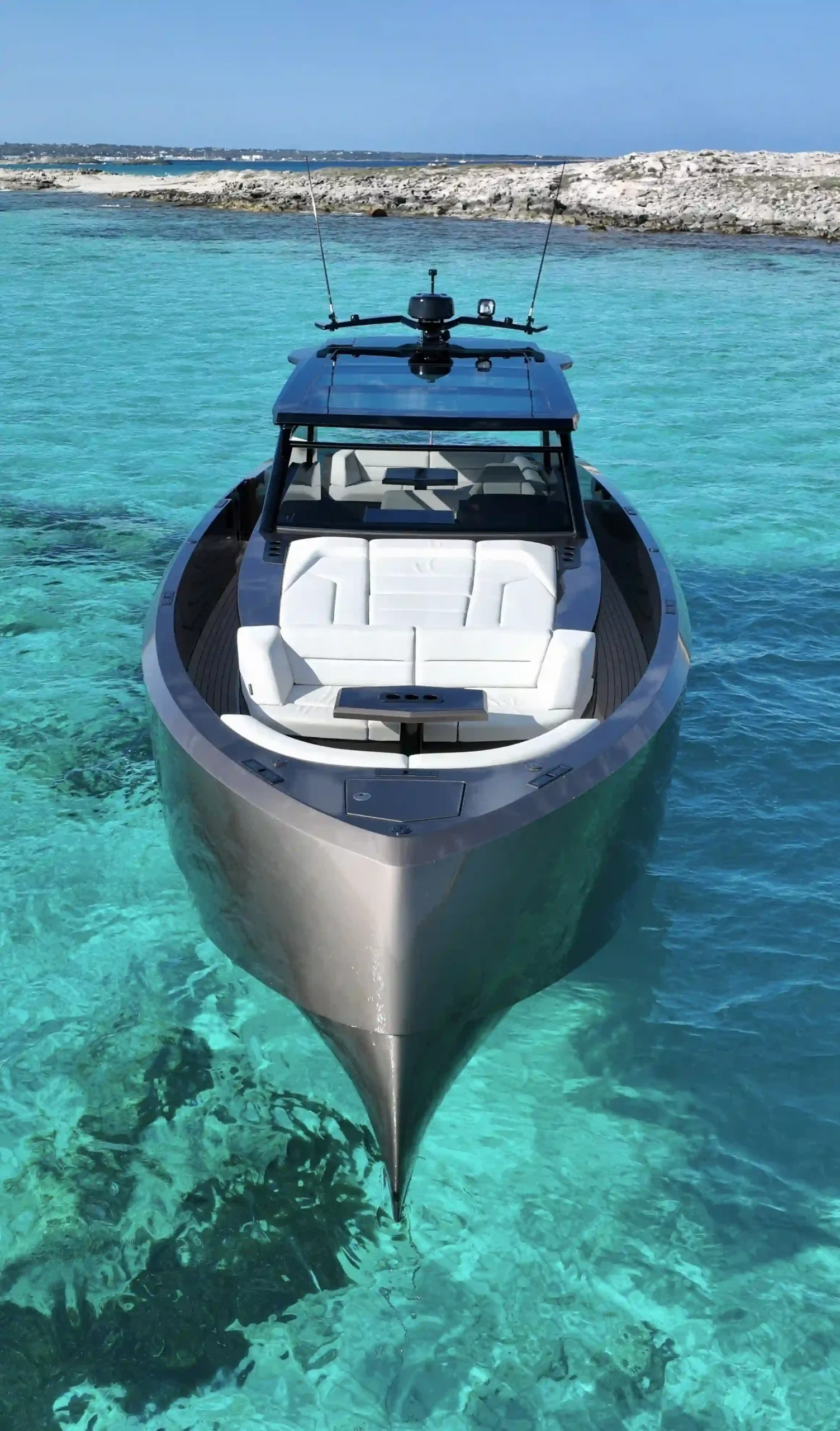 VANQUISH-VQ45-T-TOP-MEDIA-